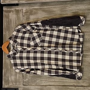 Coco & Jameson (Buckle), Gray &  Off White, Sz LG Long sleeve